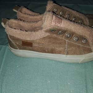 Pink sherpa esque blowfish Malibu sneakers